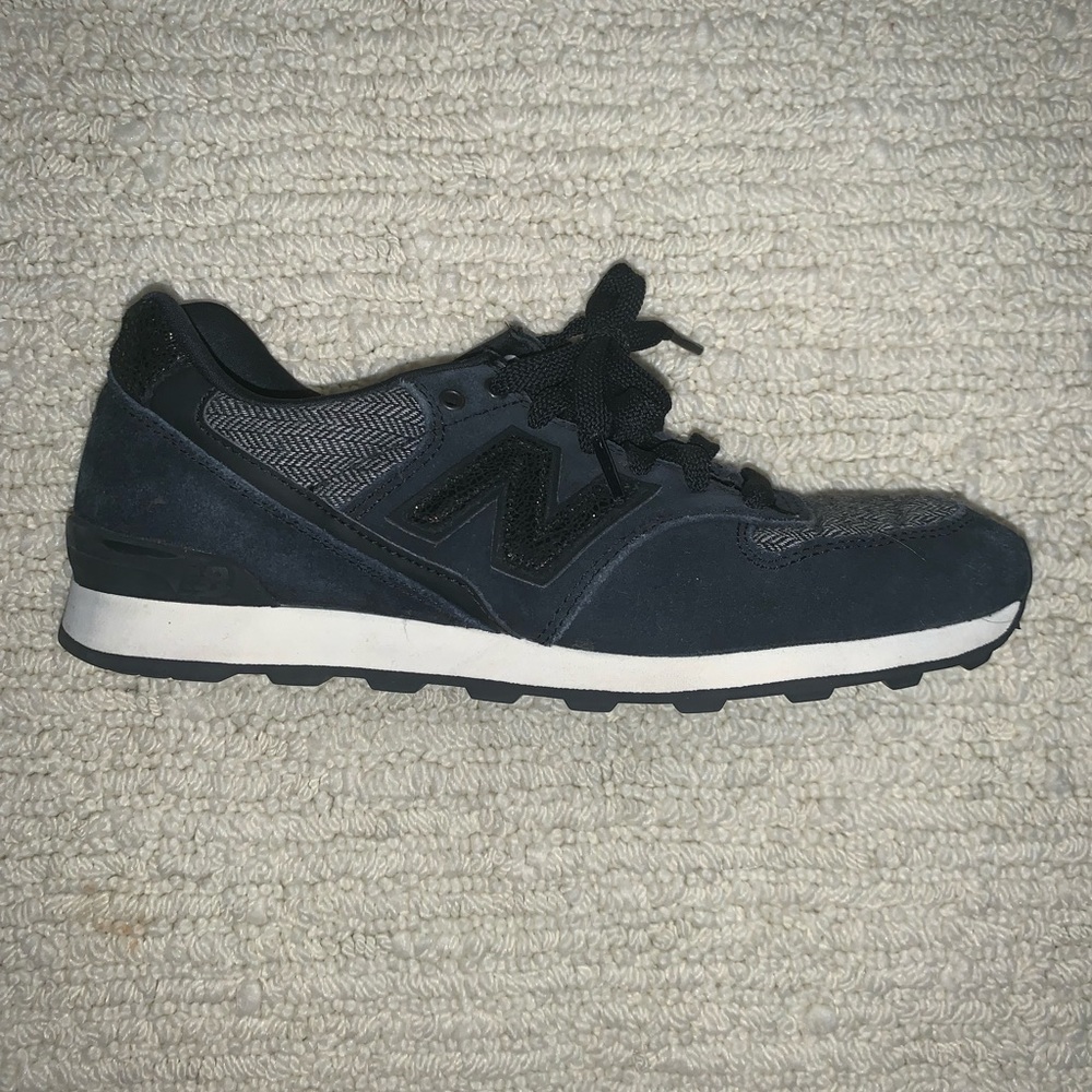 New Balance black sneakers size 7